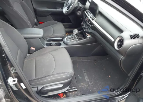 2020 Kia Forte Lxs z USA, uszkodzony, nr VIN 3KPF24AD1LE161370